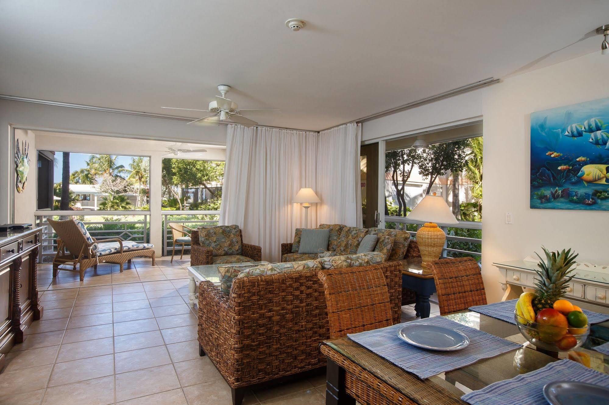 Ocean Club West Resort Grace Bay Exterior foto
